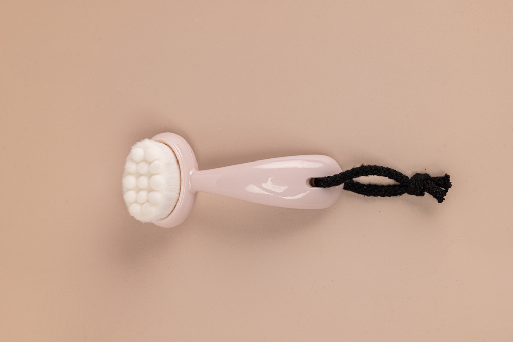 Facial Cleanser With Handle
