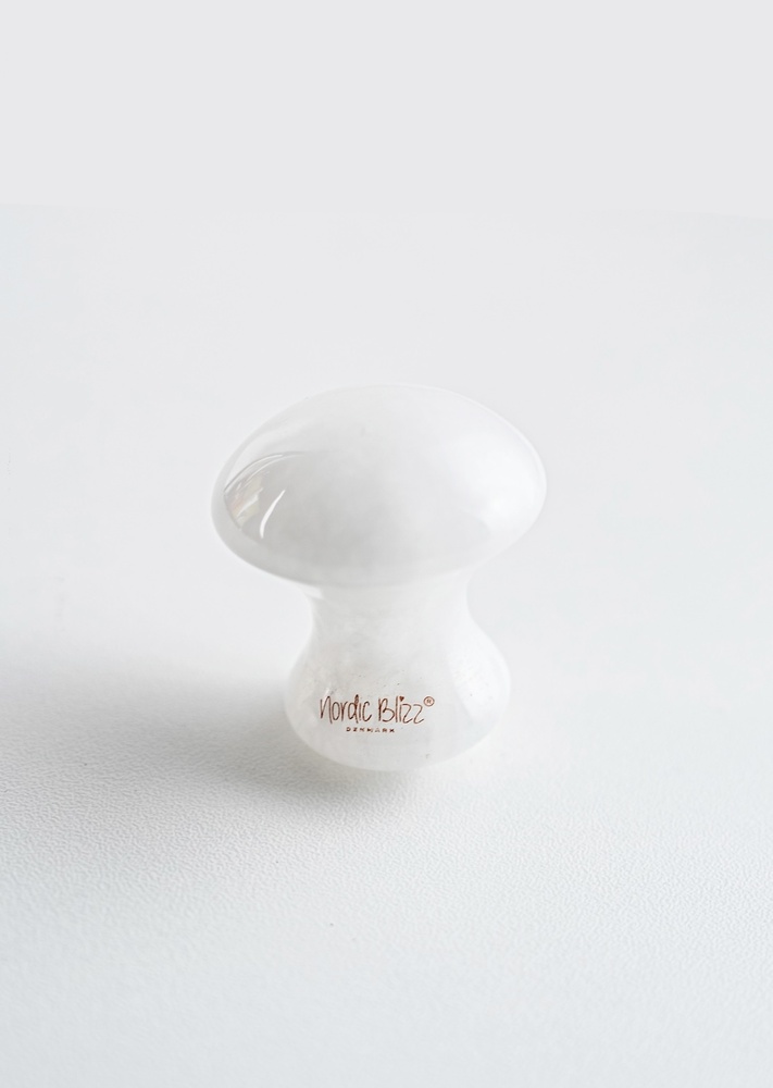 White Jade Mushroom-shaped Facial Massager