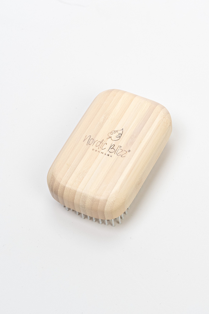 Air Cushion Hair Brush With Wooden Handle