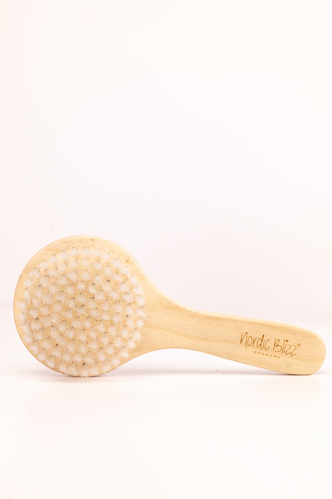 Facial Cleansing Brush With Wooden Handle
