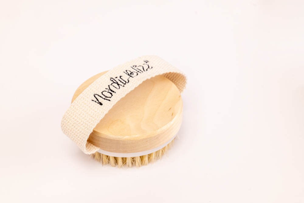 Circular Wooden Scrubber With Massage Grains