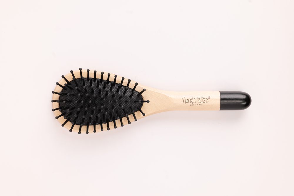 Handle-Free Bamboo Detangling Hair Brush