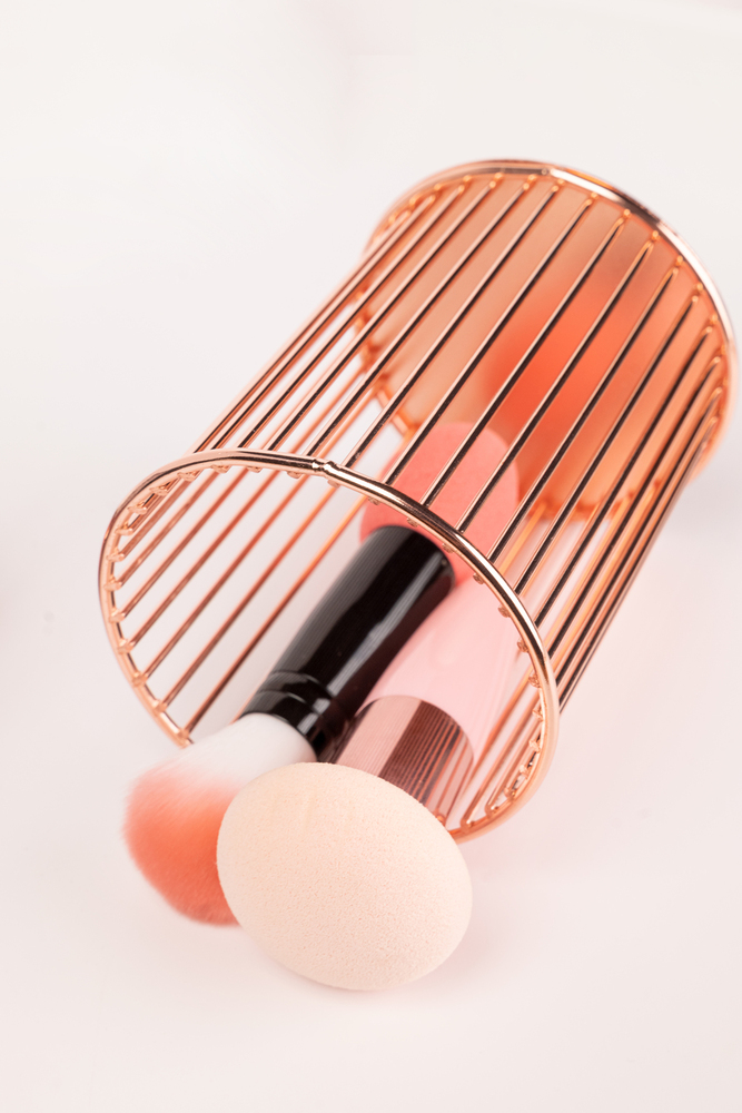 Dual-Ended Makeup Puff with Handle